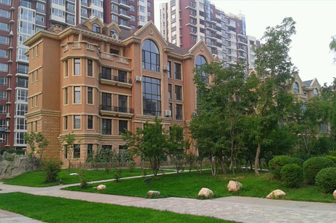 苏州电梯企业家门口领取“通行证”